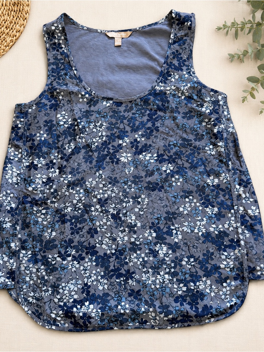 Banana Republic Navy and Light Blue Floral Scoop Neck Tank